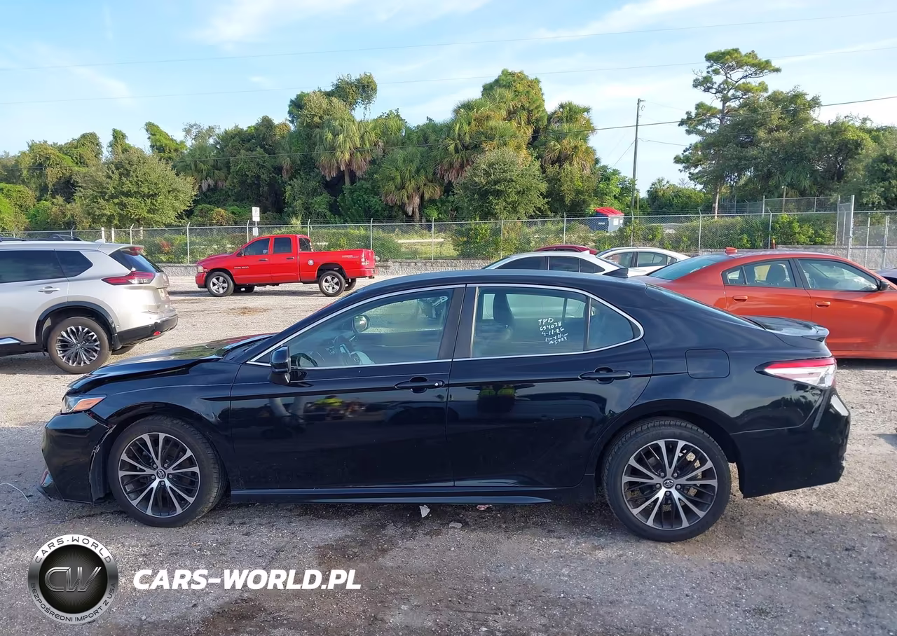 2020 Toyota Camry Se VIN:4T1G11AK2LU881312 - 14