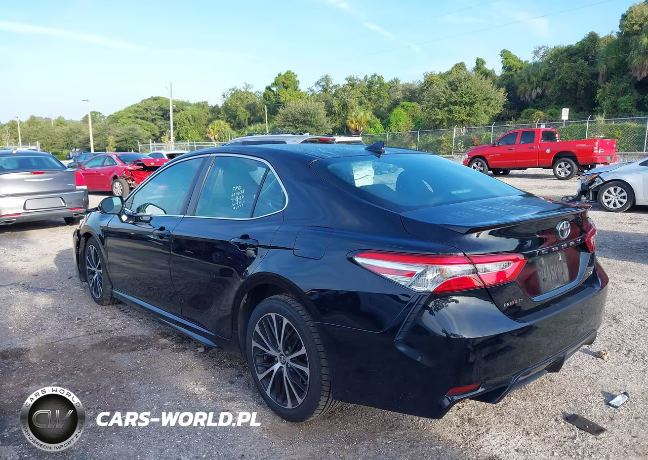 2020 Toyota Camry Se VIN:4T1G11AK2LU881312 - 3