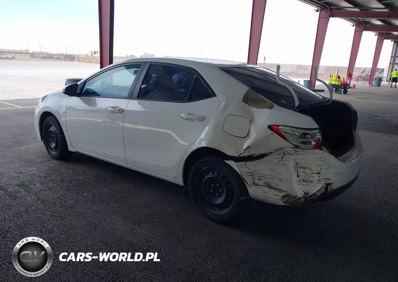2016 Toyota Corolla Le VIN:5YFBURHE1GP418598 - 3
