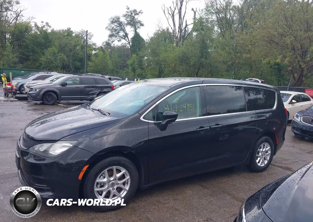 2022 Chrysler Voyager Lx VIN:2C4RC1CG8NR102804 - 14