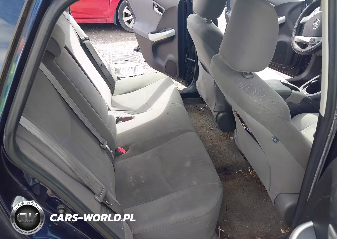 2013 Toyota Prius Two VIN:JTDKN3DU3D1617885 - 8