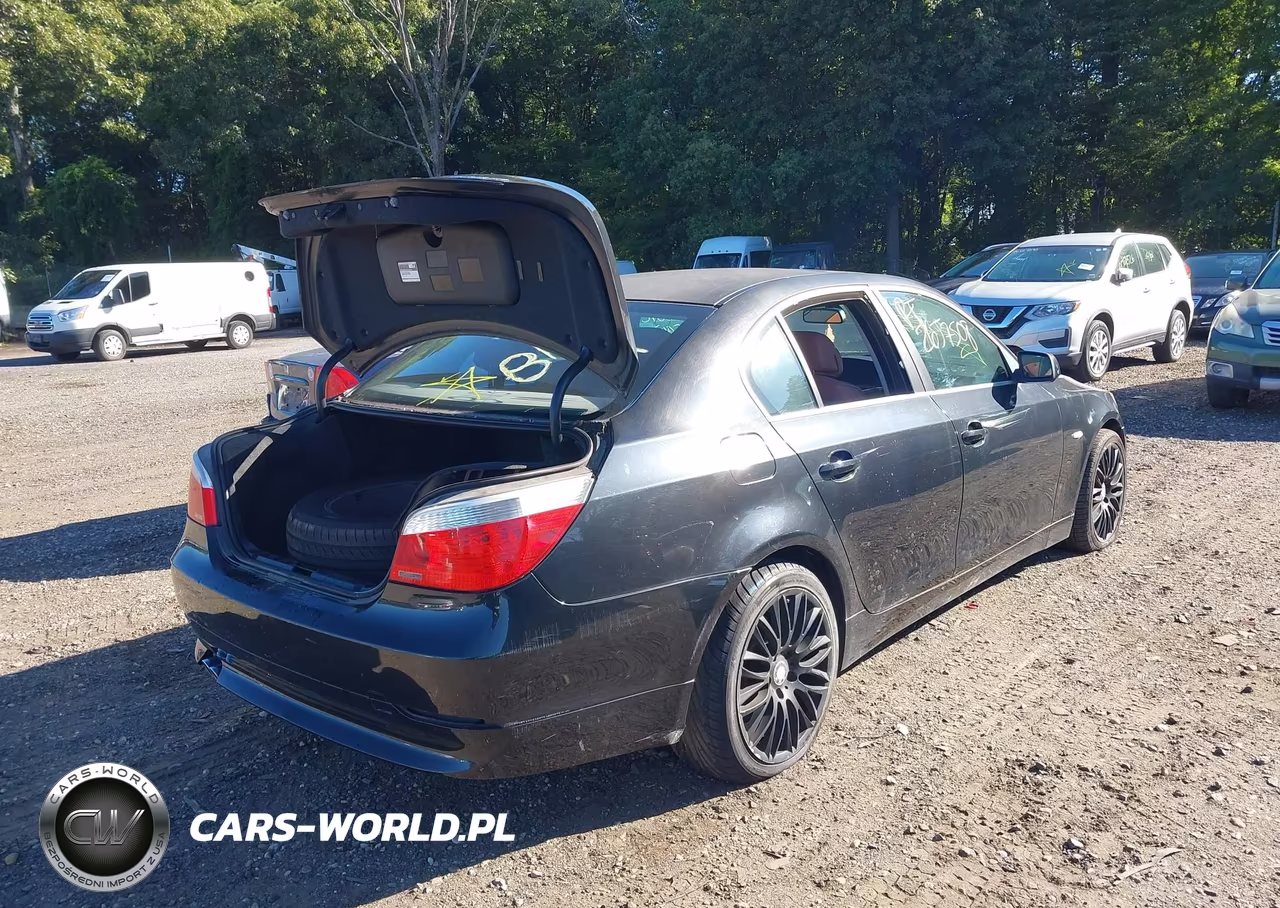 2007 BMW 530Xi VIN:WBANF73517CY17746 - 4