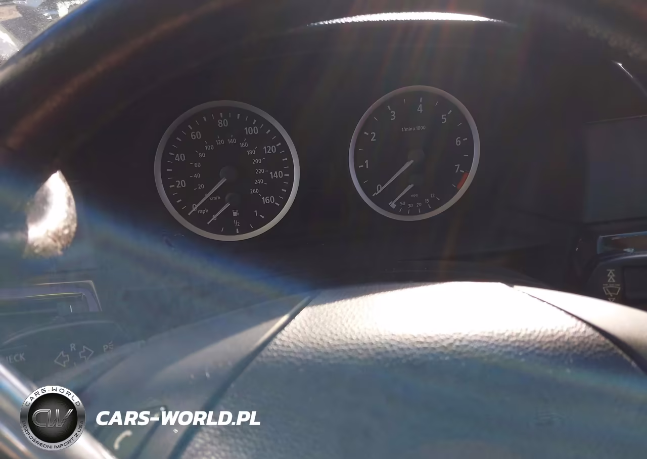 2007 BMW 530Xi VIN:WBANF73517CY17746 - 7
