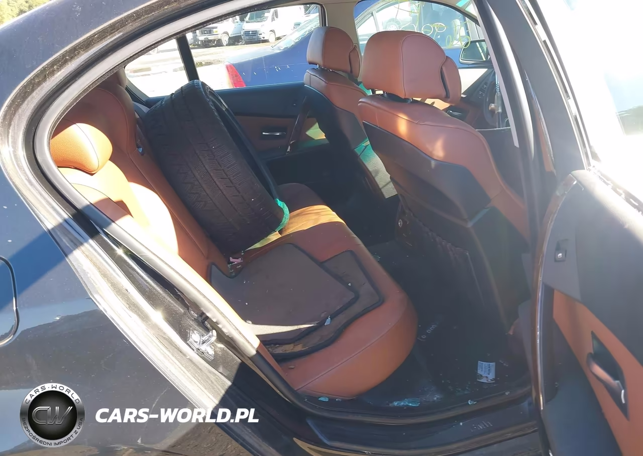 2007 BMW 530Xi VIN:WBANF73517CY17746 - 8