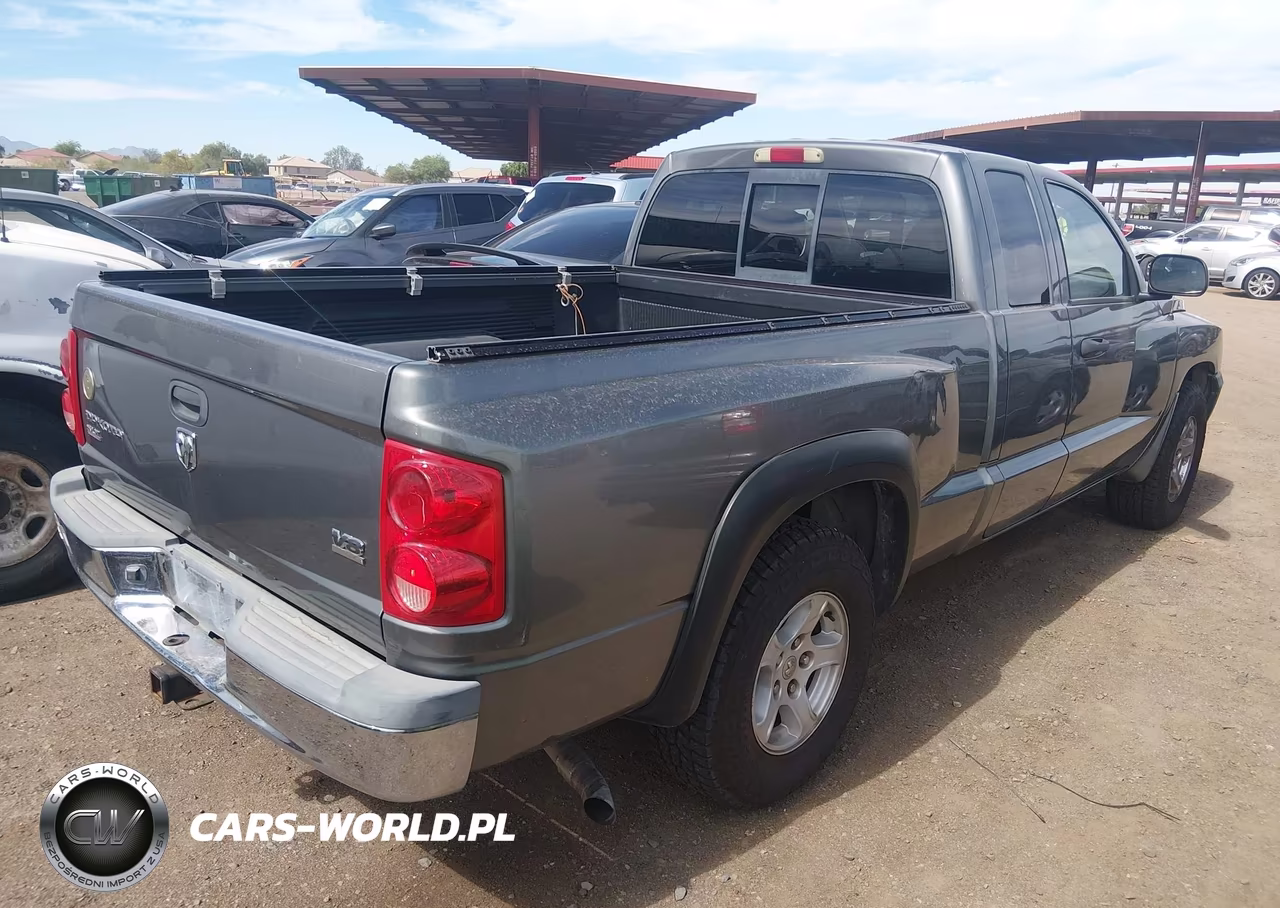2005 Dodge Dakota Slt VIN:1D7HW42N75S306180 - 4