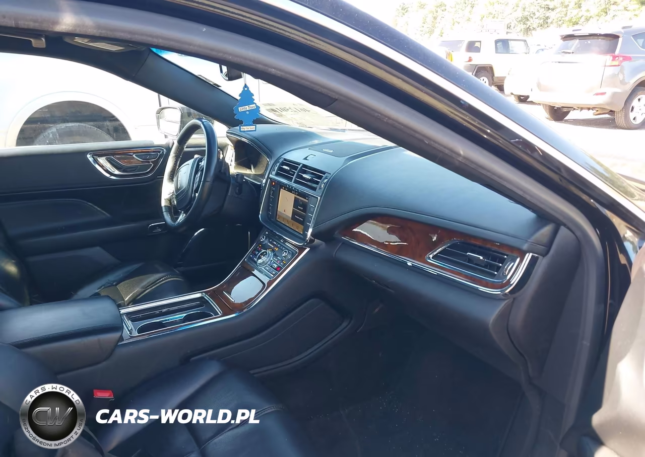 2018 Lincoln Continental Livery VIN:1LN6L9HK4J5612648 - 5