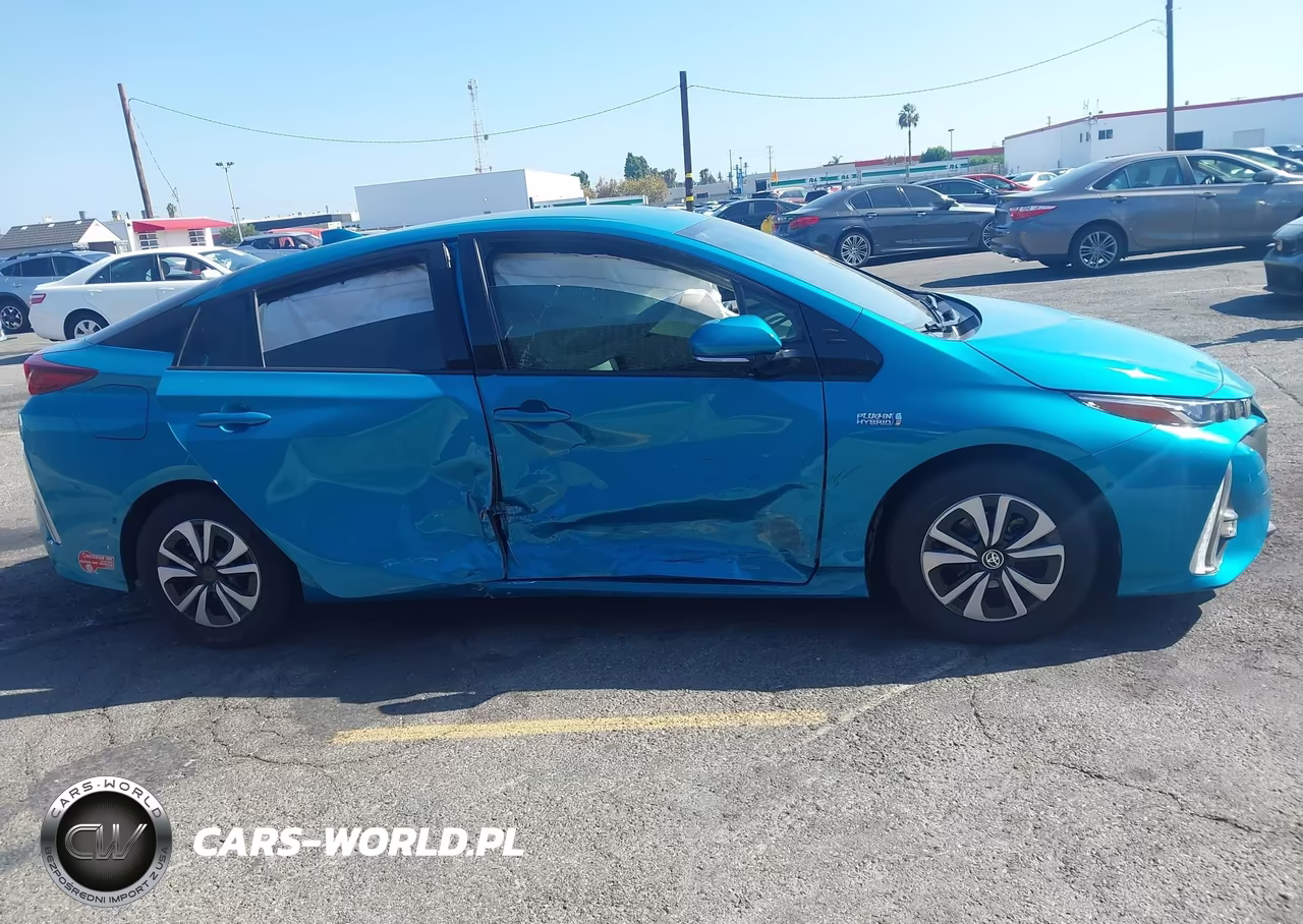 2017 Toyota Prius Prime Advanced VIN:JTDKARFP6H3050605 - 13