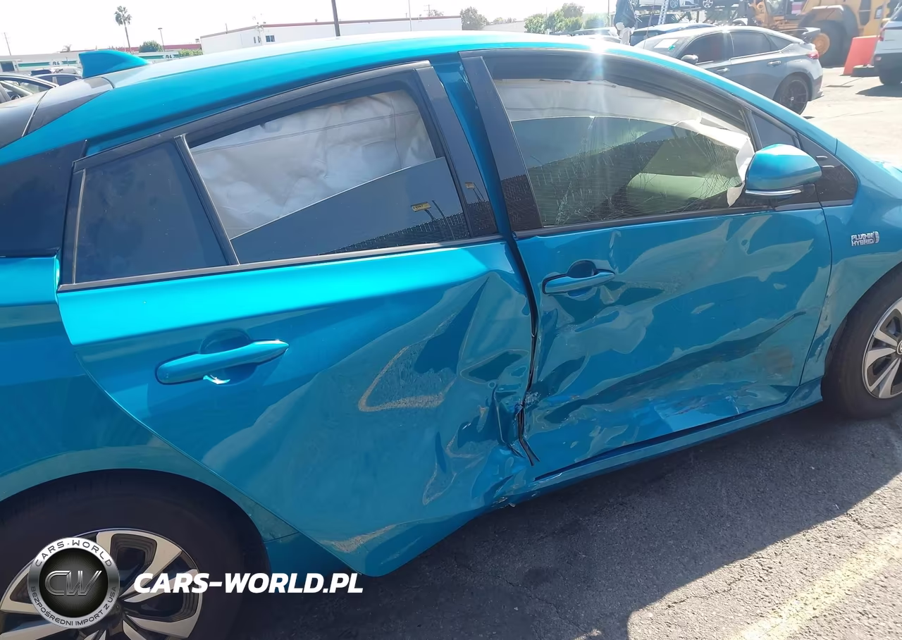 2017 Toyota Prius Prime Advanced VIN:JTDKARFP6H3050605 - 6