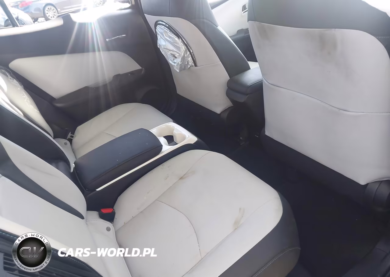 2017 Toyota Prius Prime Advanced VIN:JTDKARFP6H3050605 - 8