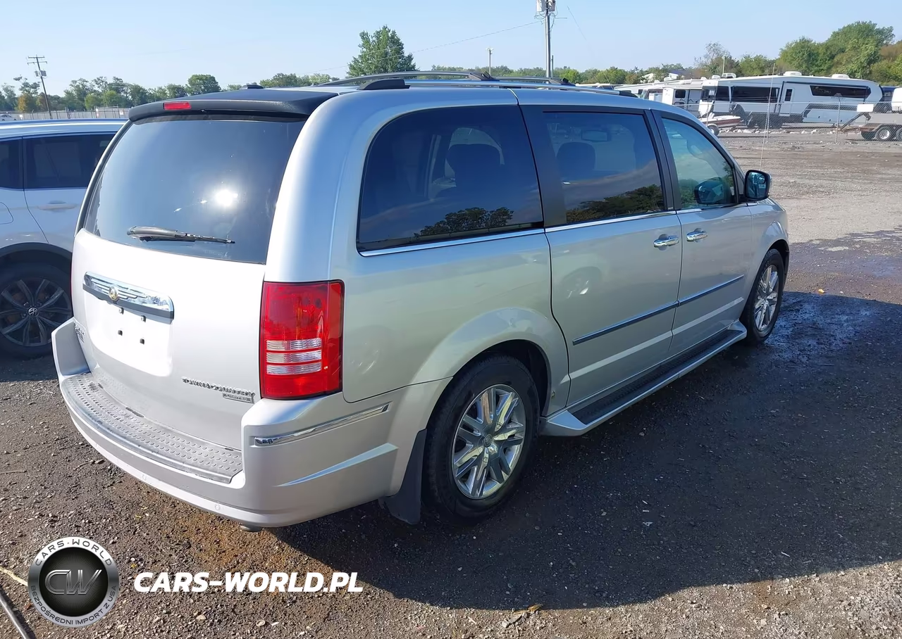 2010 Chrysler Town & Country Limited VIN:2A4RR6DX1AR150028 - 4
