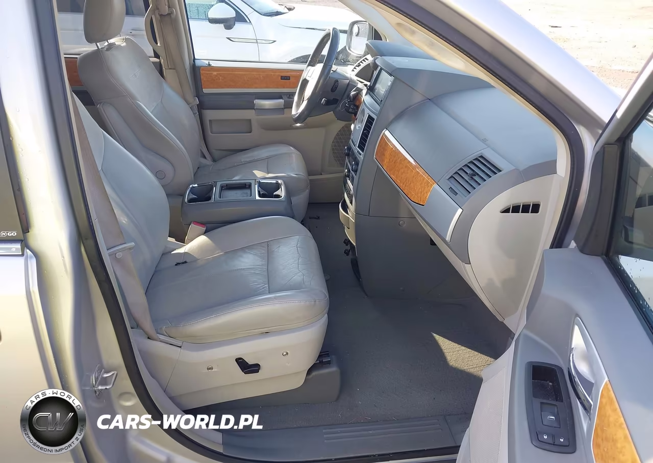 2010 Chrysler Town & Country Limited VIN:2A4RR6DX1AR150028 - 5