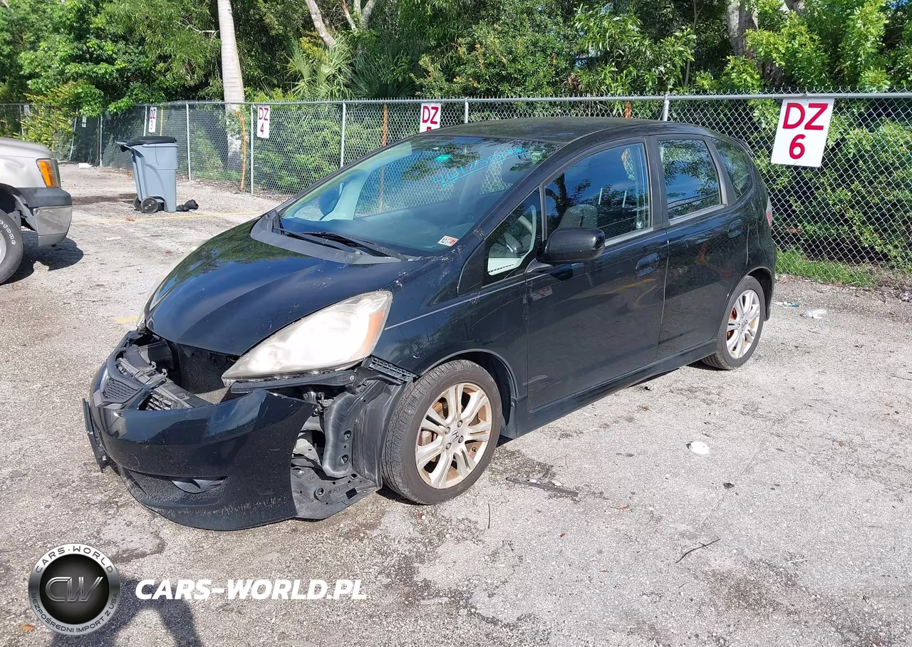 2011 Honda Fit Sport VIN:JHMGE8H52BC026548 - 2