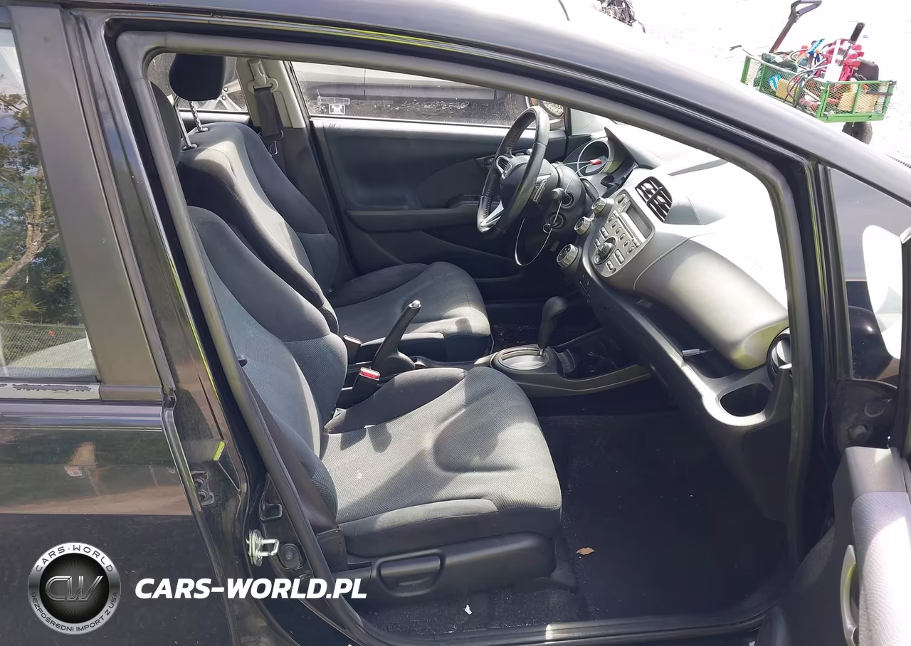 2011 Honda Fit Sport VIN:JHMGE8H52BC026548 - 5