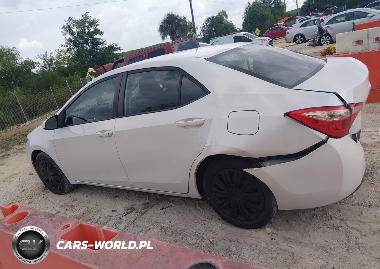 2017 Toyota Corolla Le VIN:5YFBURHE5HP678911 - 14
