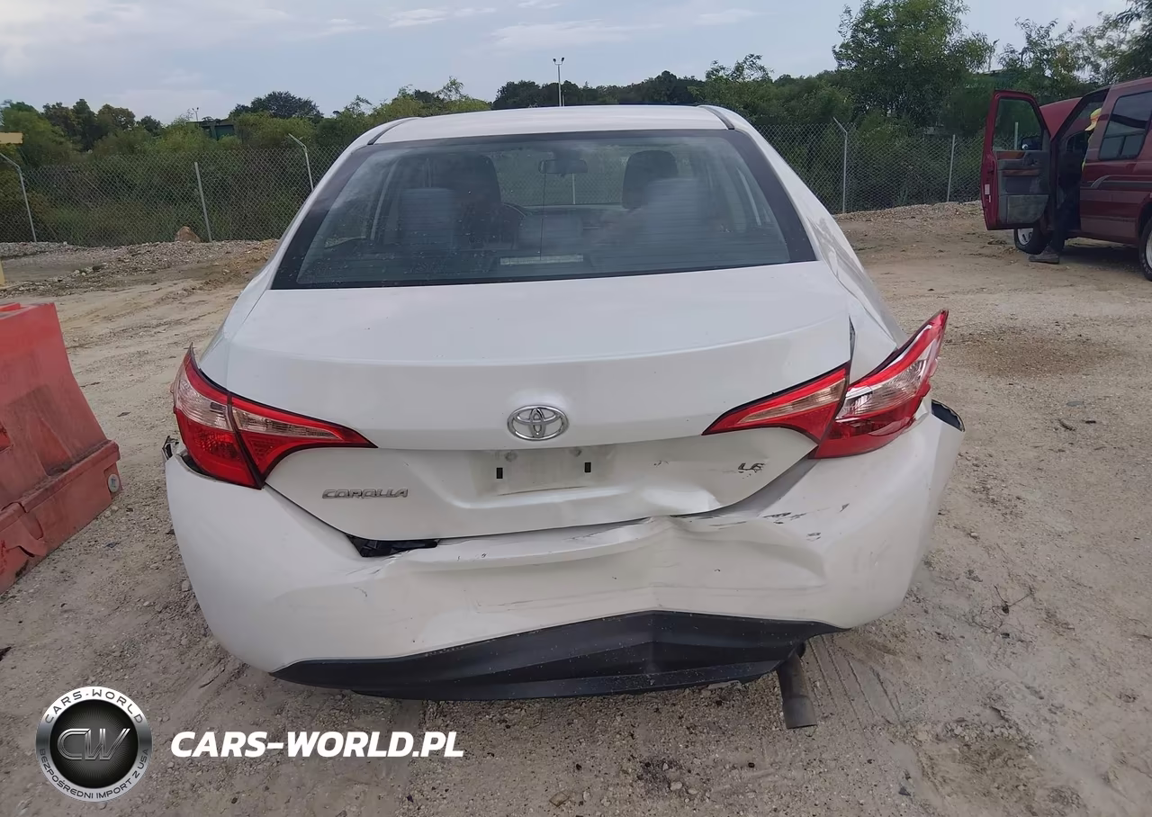 2017 Toyota Corolla Le VIN:5YFBURHE5HP678911 - 16