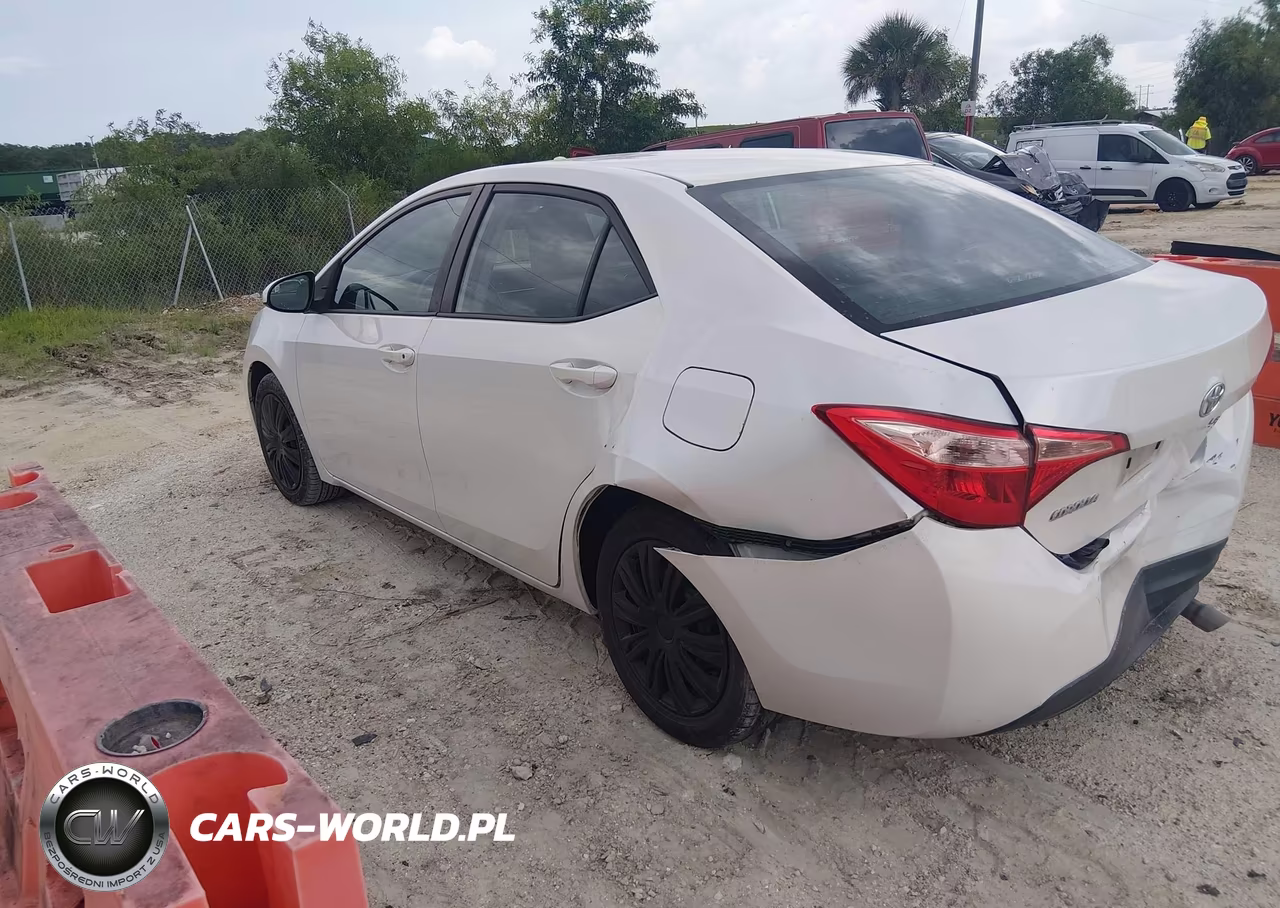 2017 Toyota Corolla Le VIN:5YFBURHE5HP678911 - 3