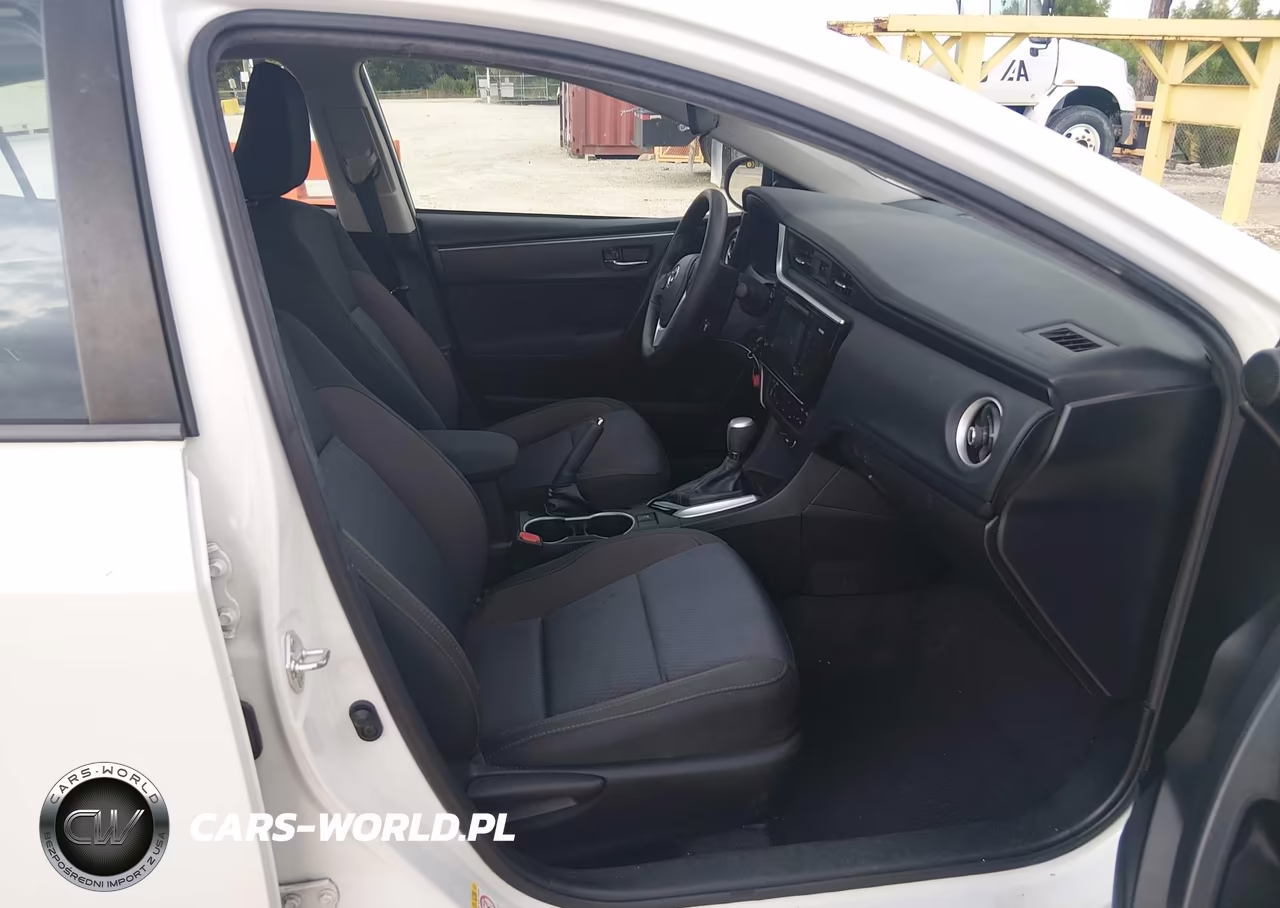2017 Toyota Corolla Le VIN:5YFBURHE5HP678911 - 5