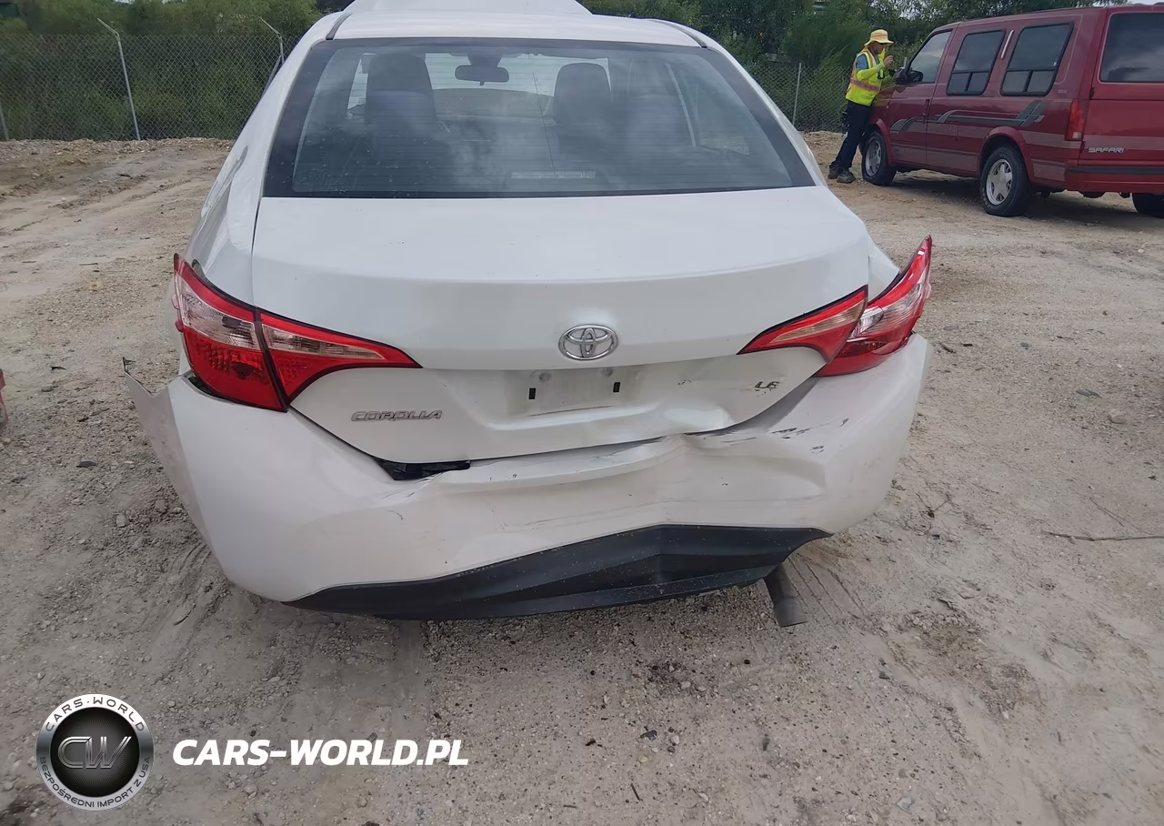 2017 Toyota Corolla Le VIN:5YFBURHE5HP678911 - 6