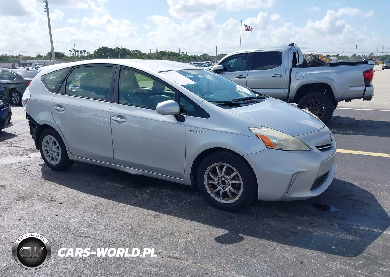 2013 Toyota Prius V Two