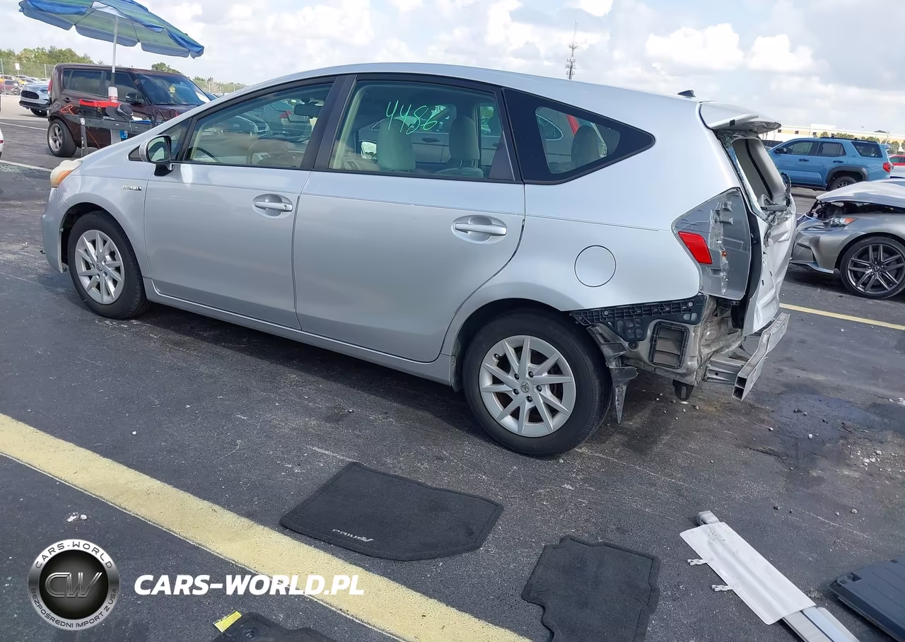 2013 Toyota Prius V Two VIN:JTDZN3EU4D3219716 - 3