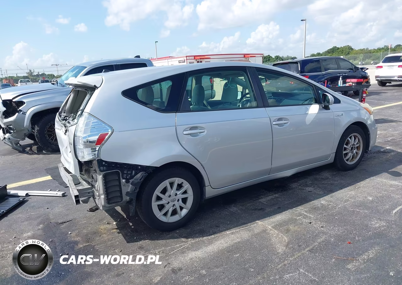 2013 Toyota Prius V Two VIN:JTDZN3EU4D3219716 - 4