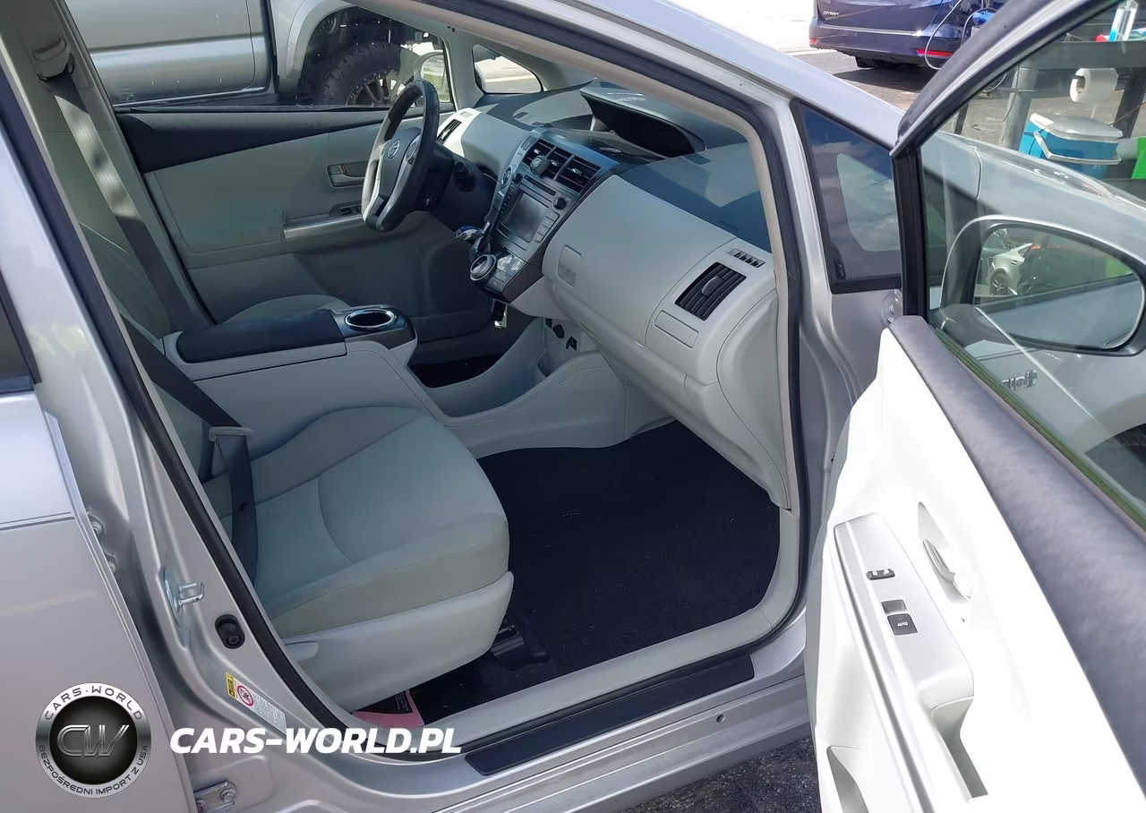 2013 Toyota Prius V Two VIN:JTDZN3EU4D3219716 - 5