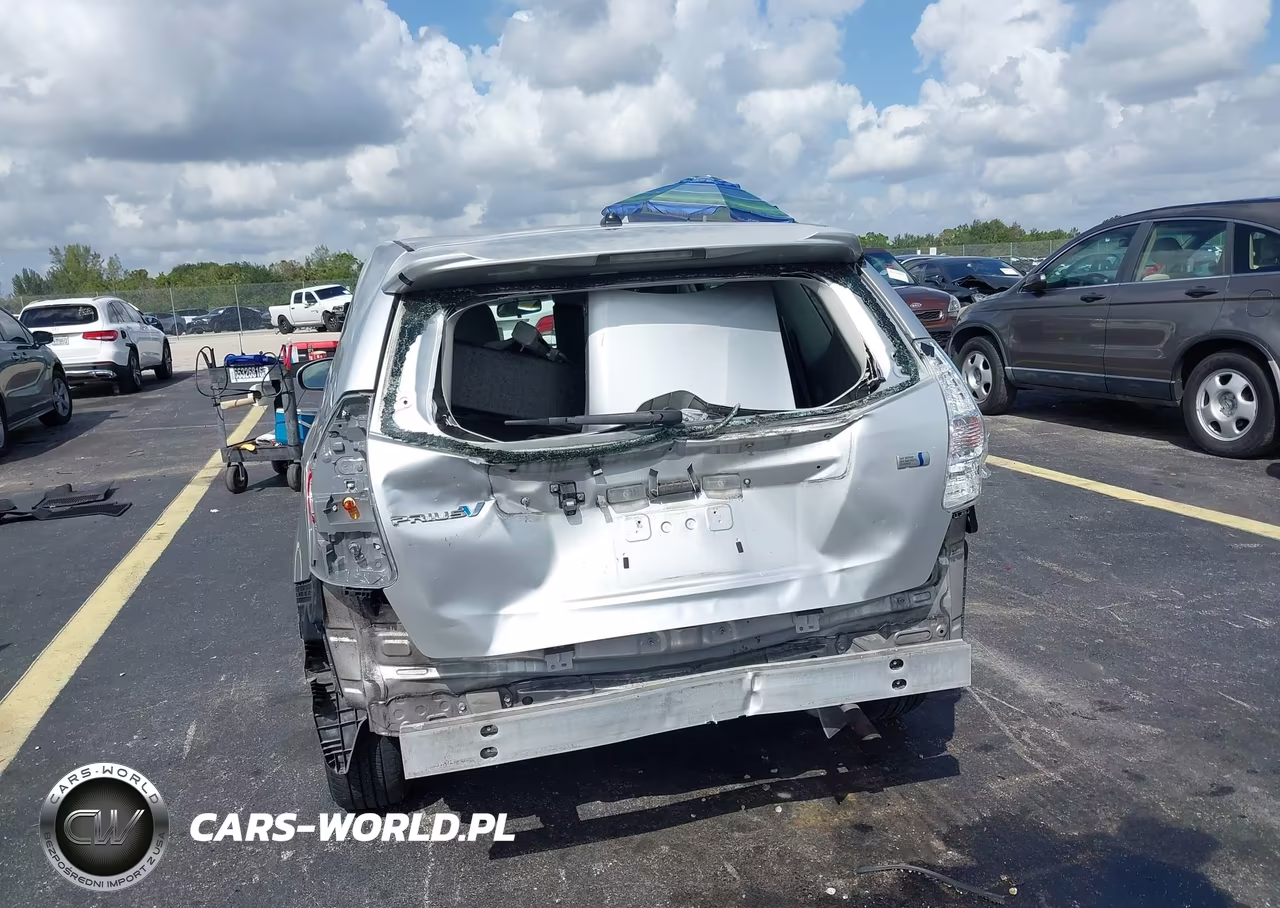 2013 Toyota Prius V Two VIN:JTDZN3EU4D3219716 - 6