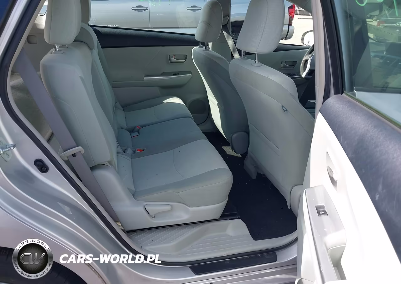 2013 Toyota Prius V Two VIN:JTDZN3EU4D3219716 - 8