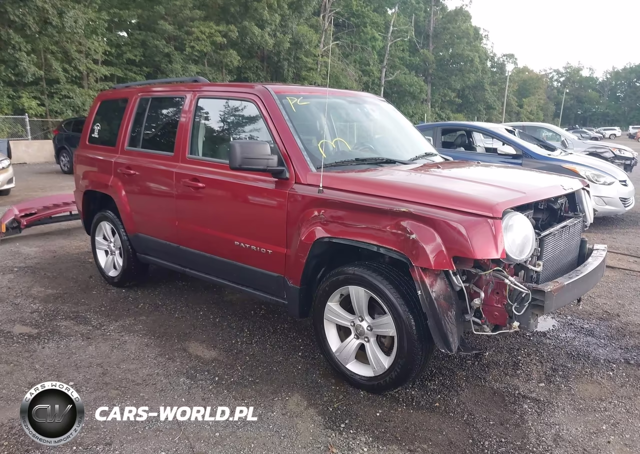 2014 Jeep Patriot Latitude – zdjęcie 1 z 17