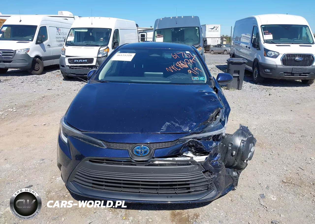 2025 Toyota Corolla Hybrid Le VIN:JTDBCMFEXS3086347 - 12
