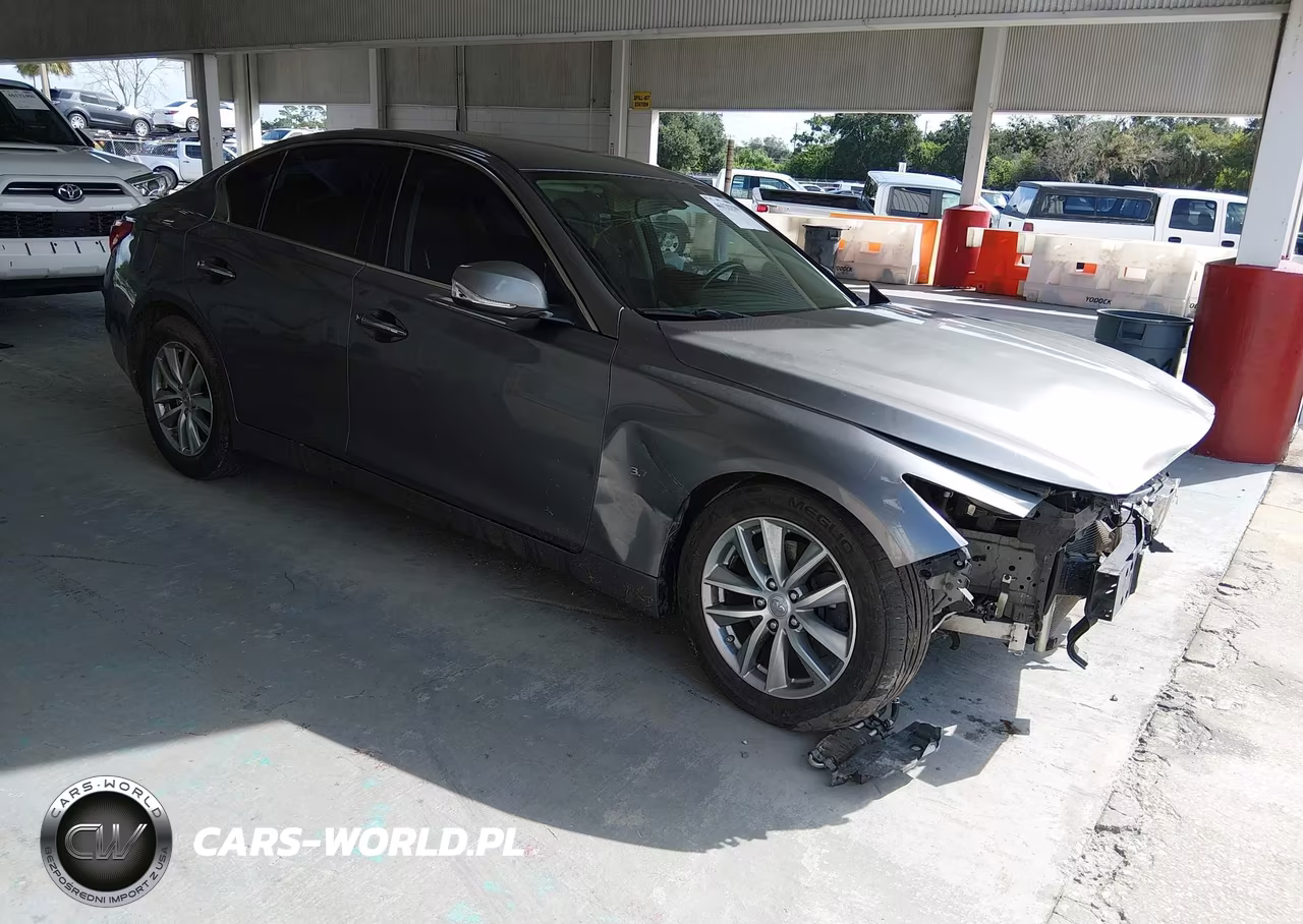 2015 Infiniti Q50