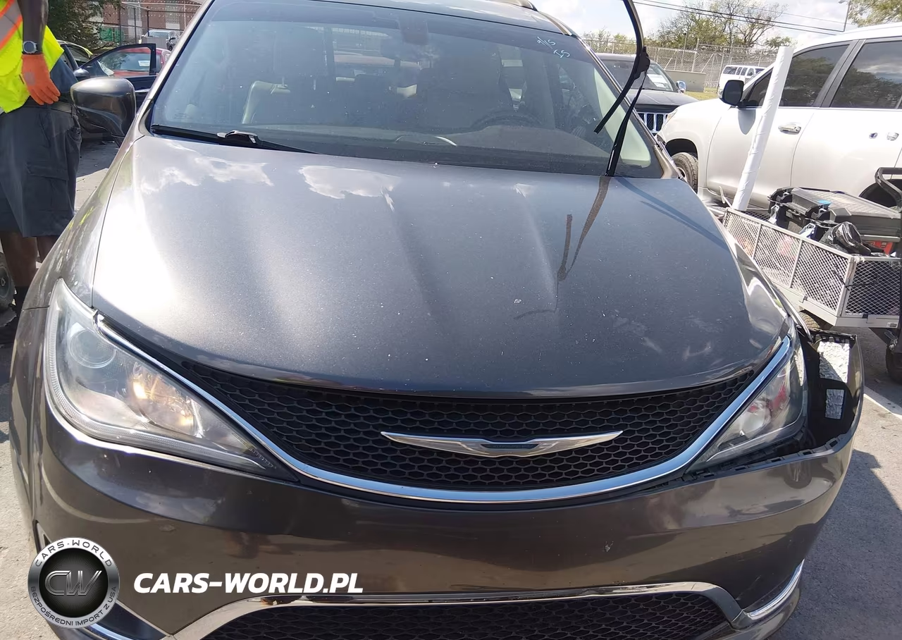 2017 Chrysler Pacifica Touring-L VIN:2C4RC1BG3HR684770 - 12