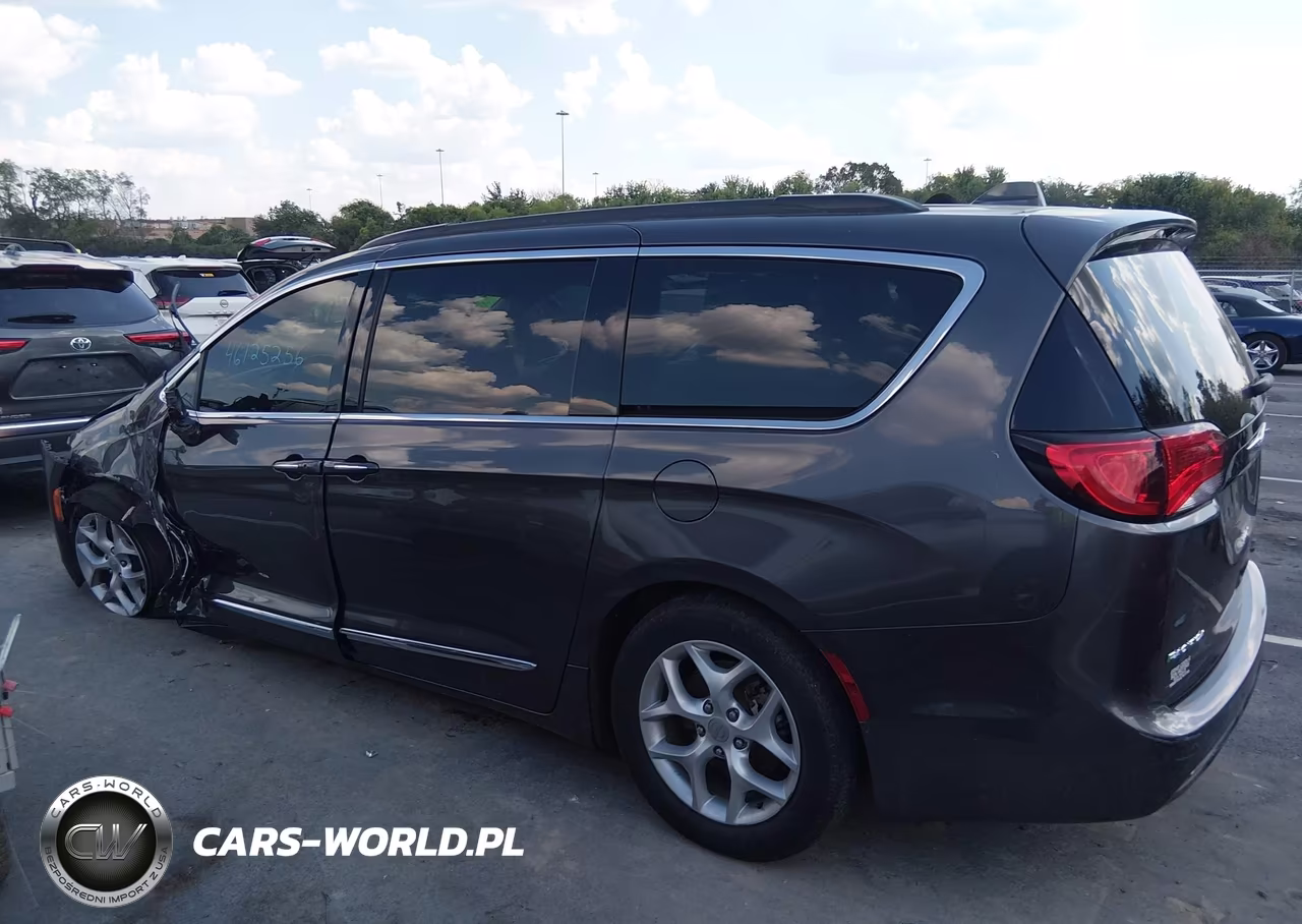2017 Chrysler Pacifica Touring-L VIN:2C4RC1BG3HR684770 - 14
