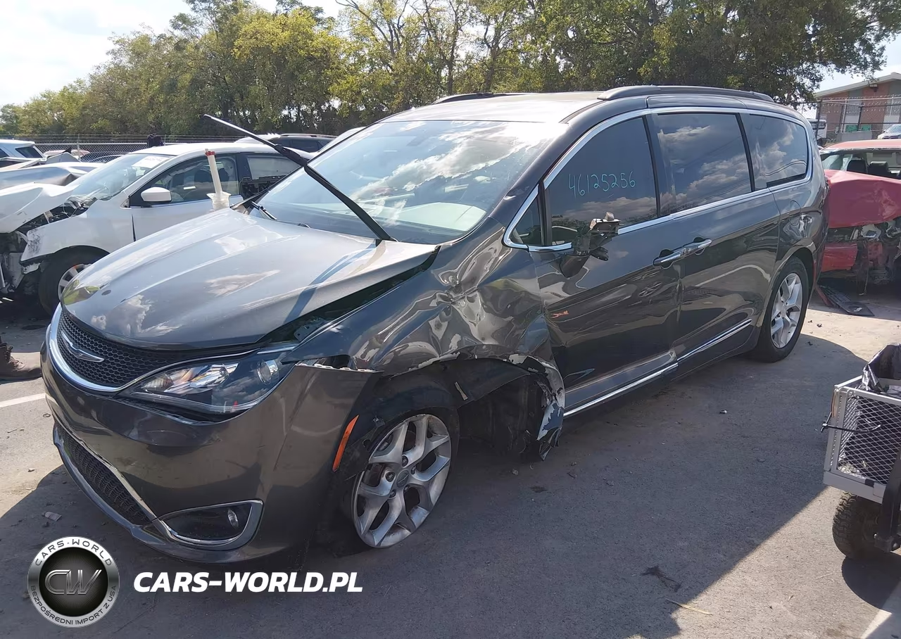 2017 Chrysler Pacifica Touring-L VIN:2C4RC1BG3HR684770 - 2