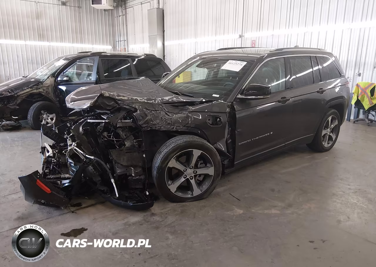 2022 Jeep Grand Cherokee 4Xe Limited 4X4 VIN:1C4RJYB68N8758083 - 2