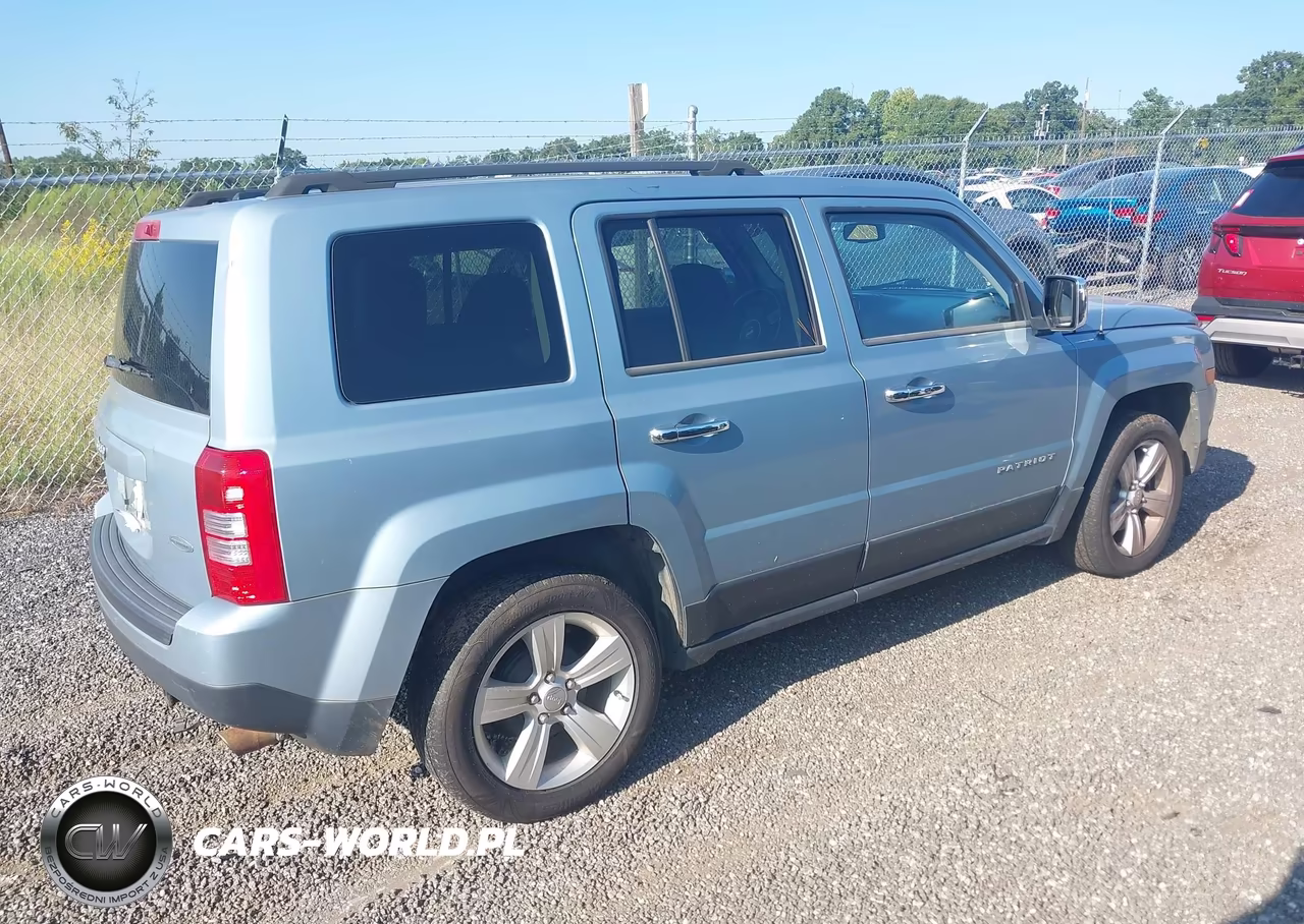 2014 Jeep Patriot Latitude VIN:1C4NJPFB0ED602269 - 4