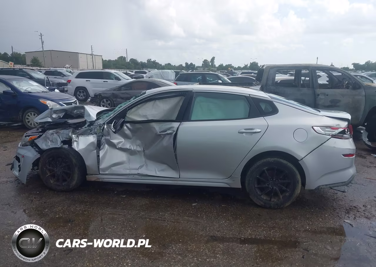 2019 Kia Optima Lx VIN:5XXGT4L35KG338756 - 14