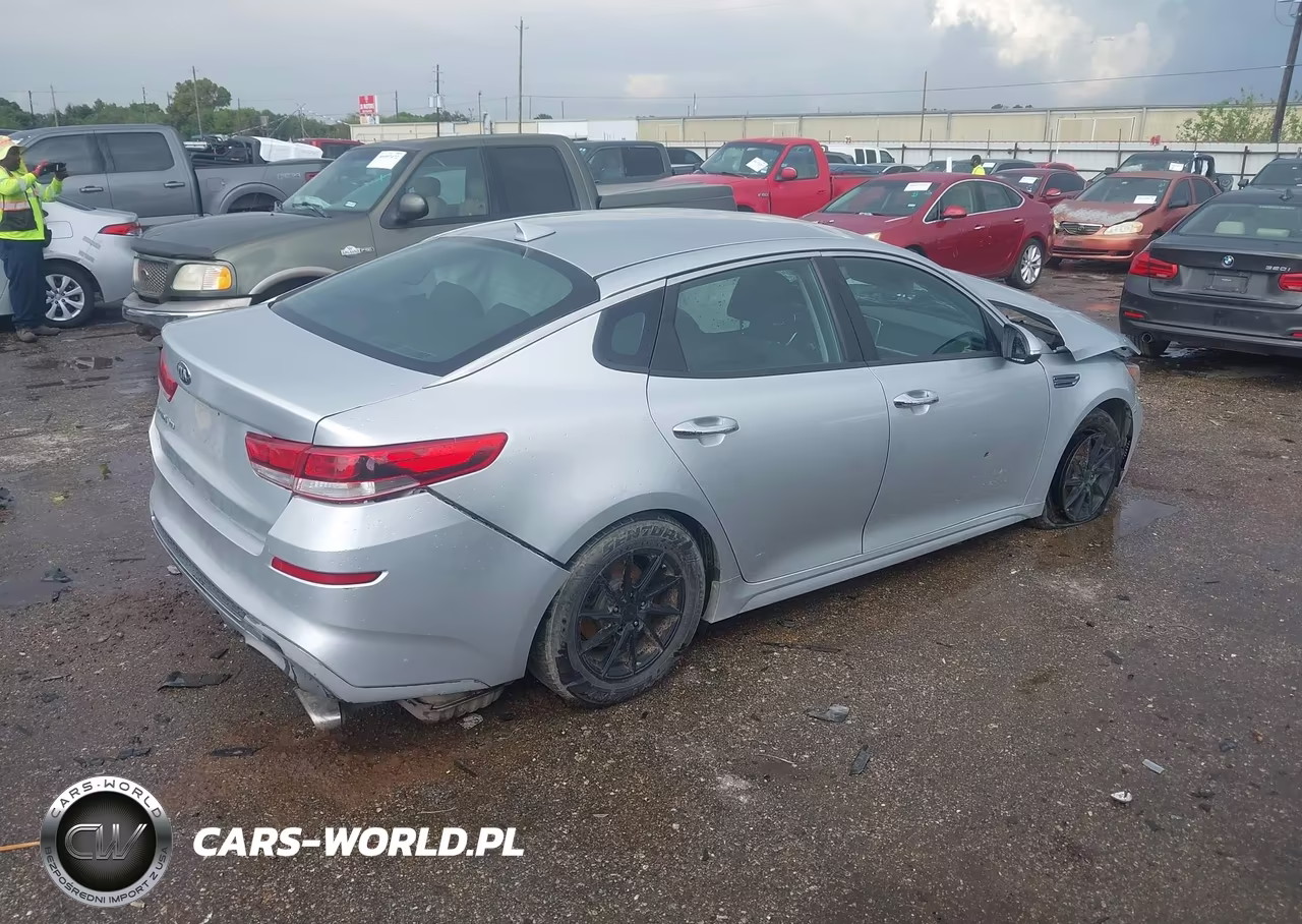 2019 Kia Optima Lx VIN:5XXGT4L35KG338756 - 4