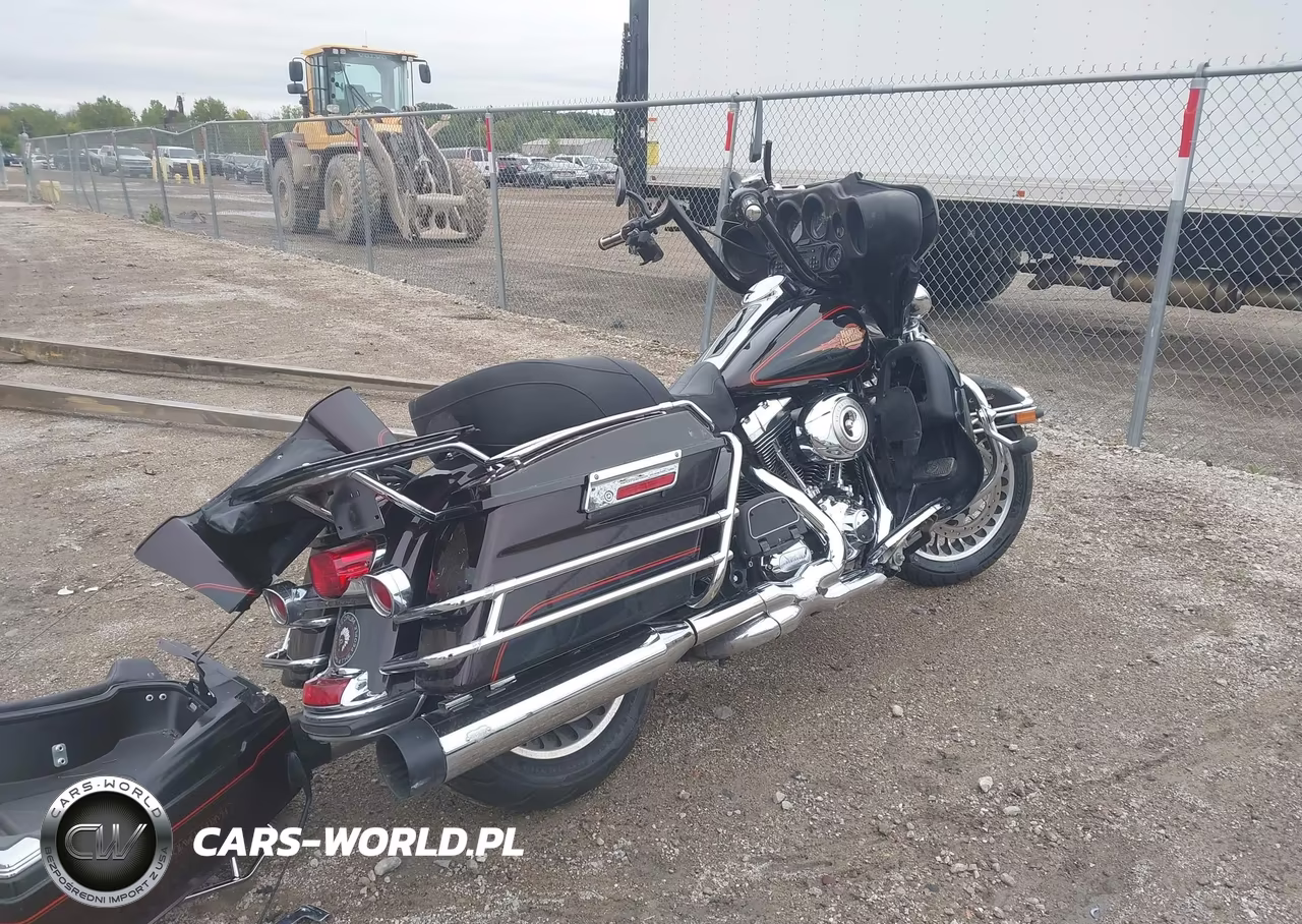 2011 Harley-Davidson Flhtc VIN:1HD1FF418BB674153 - 4