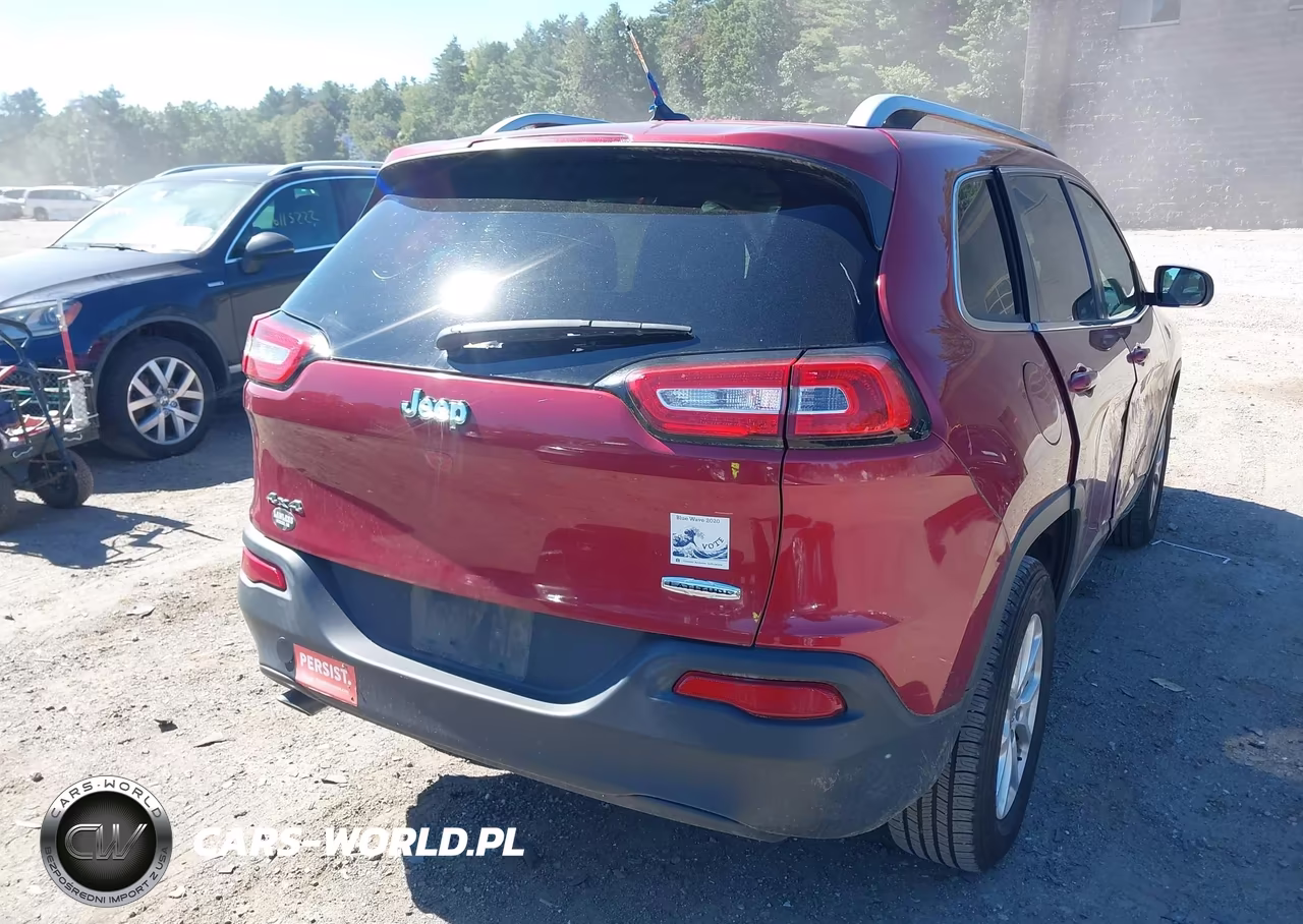 2015 Jeep Cherokee Latitude VIN:1C4PJMCB1FW784534 - 4