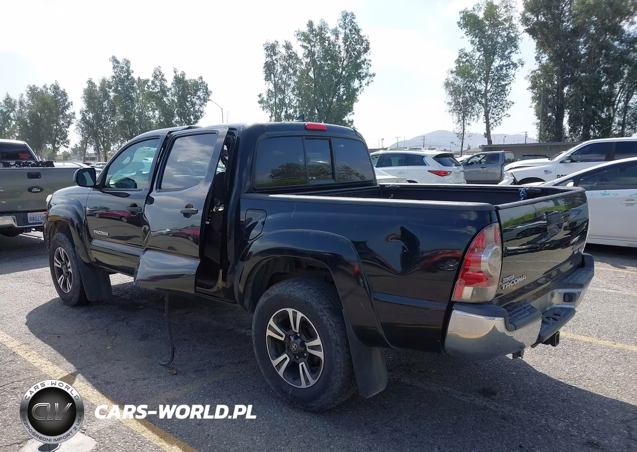 2014 Toyota Tacoma Prerunner V6 VIN:3TMJU4GN1EM165660 - 3
