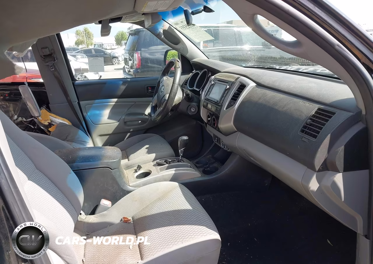 2014 Toyota Tacoma Prerunner V6 VIN:3TMJU4GN1EM165660 - 5