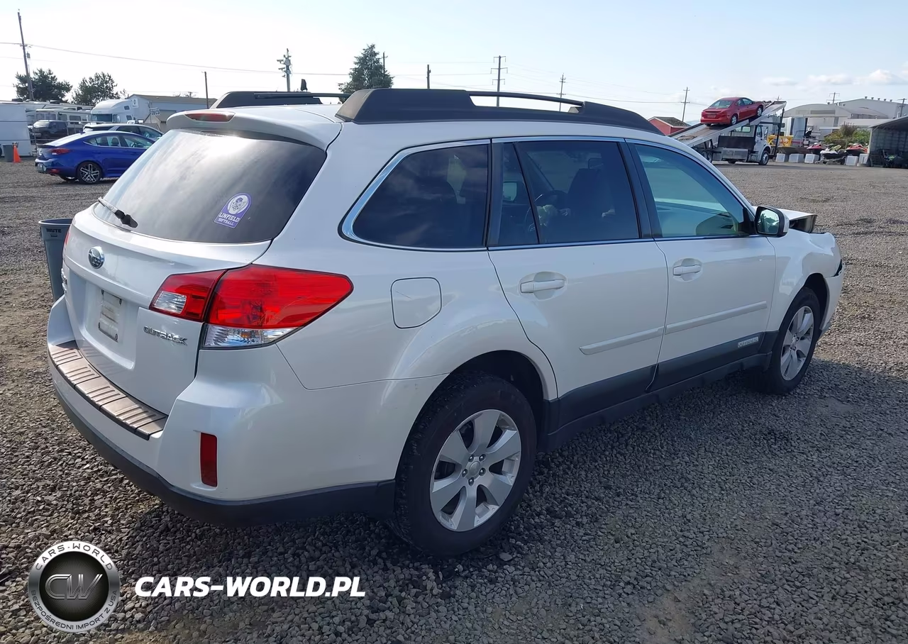 2012 Subaru Outback 2.5I Premium VIN:4S4BRCCC5C3240603 - 4