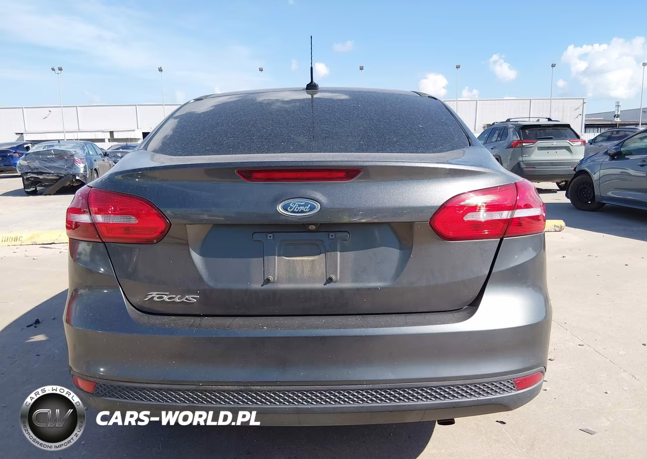 2018 Ford Focus S VIN:1FADP3E29JL216363 - 16