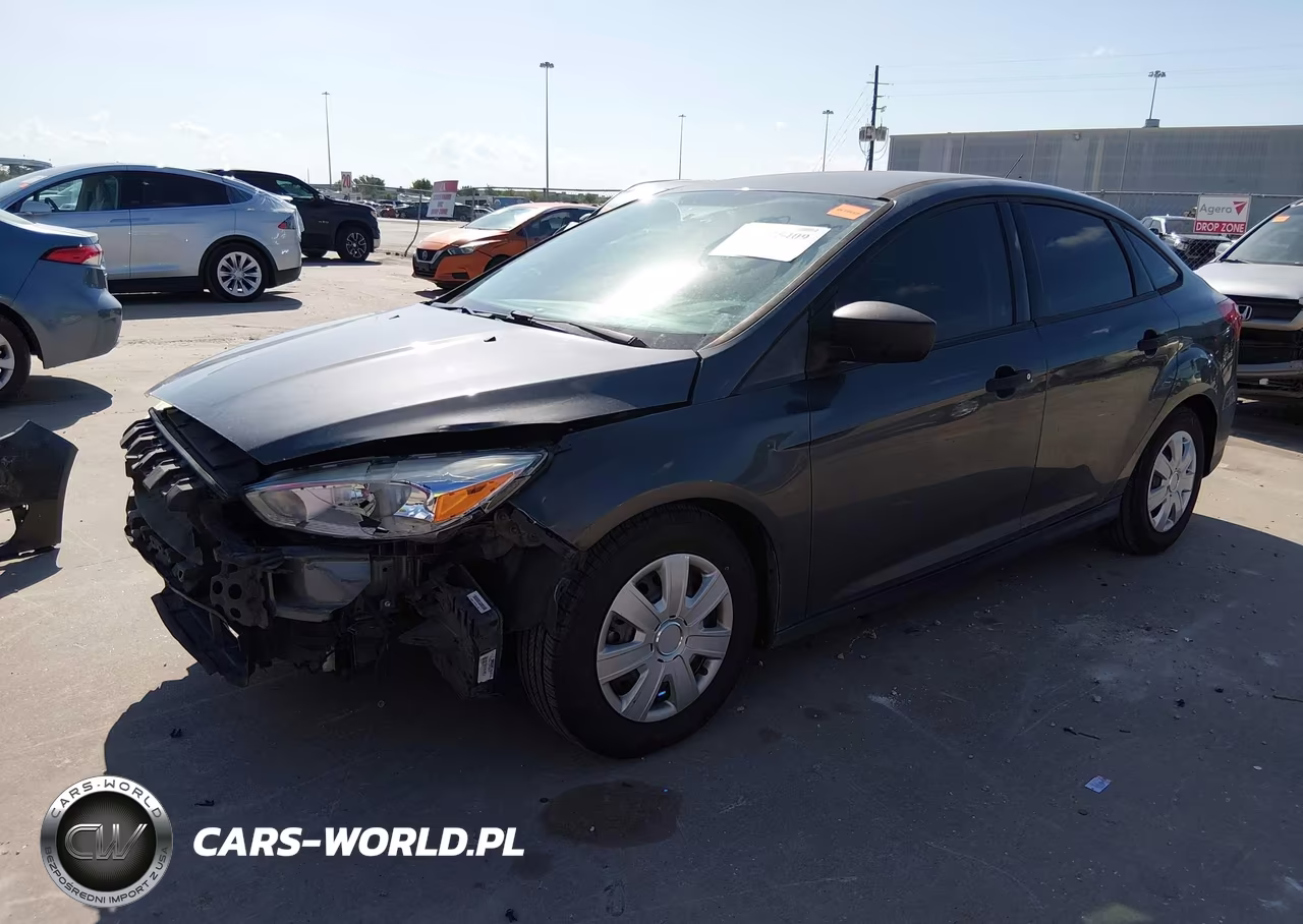 2018 Ford Focus S VIN:1FADP3E29JL216363 - 2