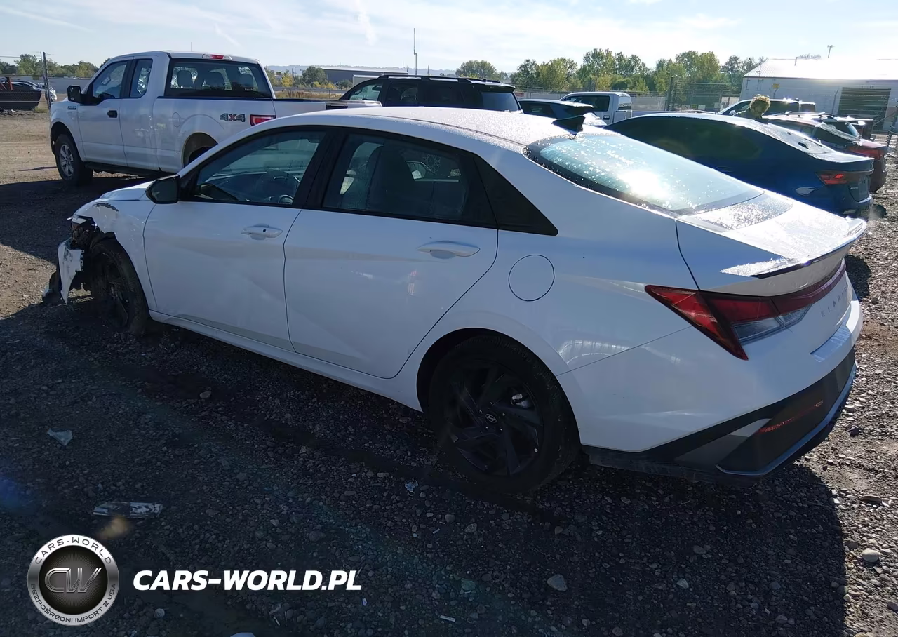 2026 Hyundai Elantra Sel Sport VIN:KMHLM4DGXTU232193 - 3