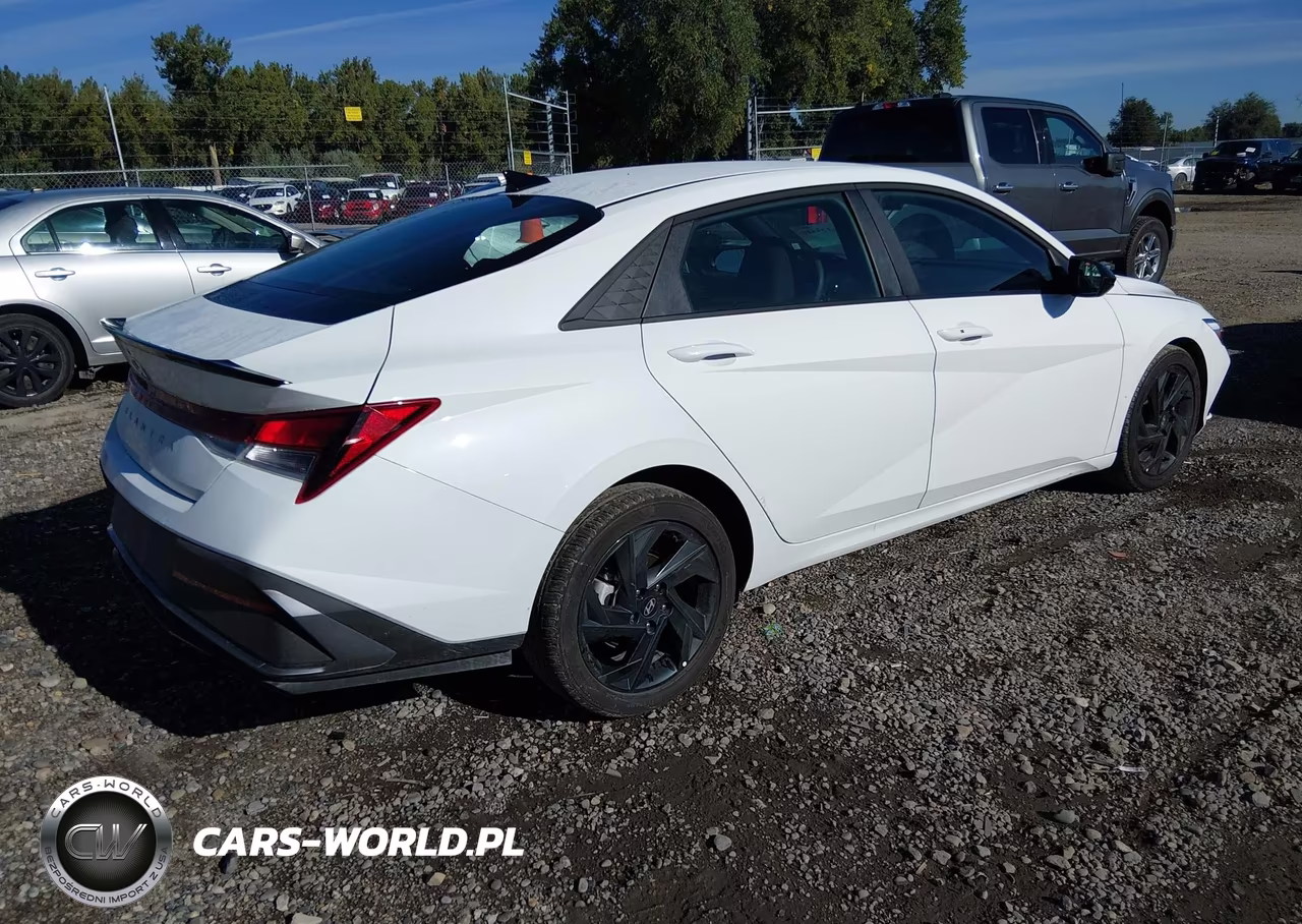 2026 Hyundai Elantra Sel Sport VIN:KMHLM4DGXTU232193 - 4
