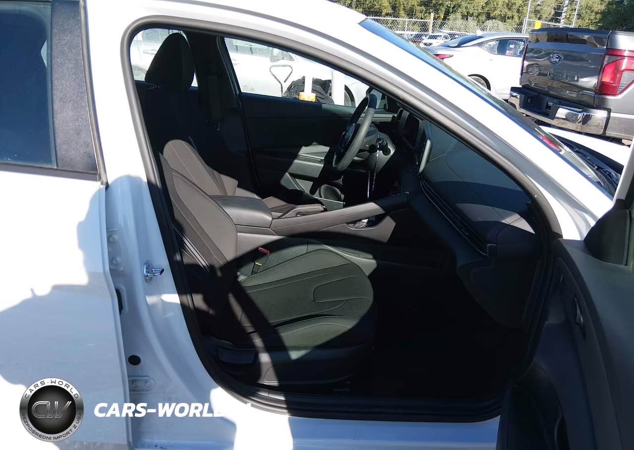2026 Hyundai Elantra Sel Sport VIN:KMHLM4DGXTU232193 - 5