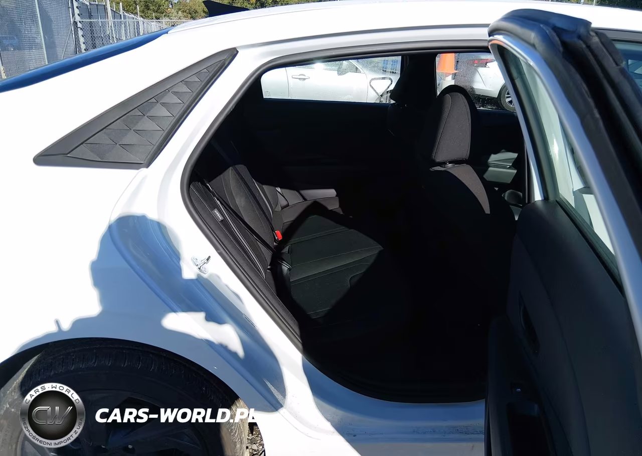 2026 Hyundai Elantra Sel Sport VIN:KMHLM4DGXTU232193 - 8