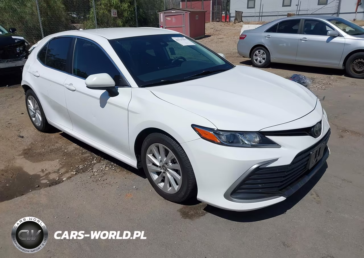2021 Toyota Camry Le VIN:4T1C11AK2MU605955 - 1